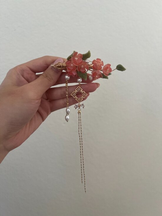 flower hair clip accessory main image 4